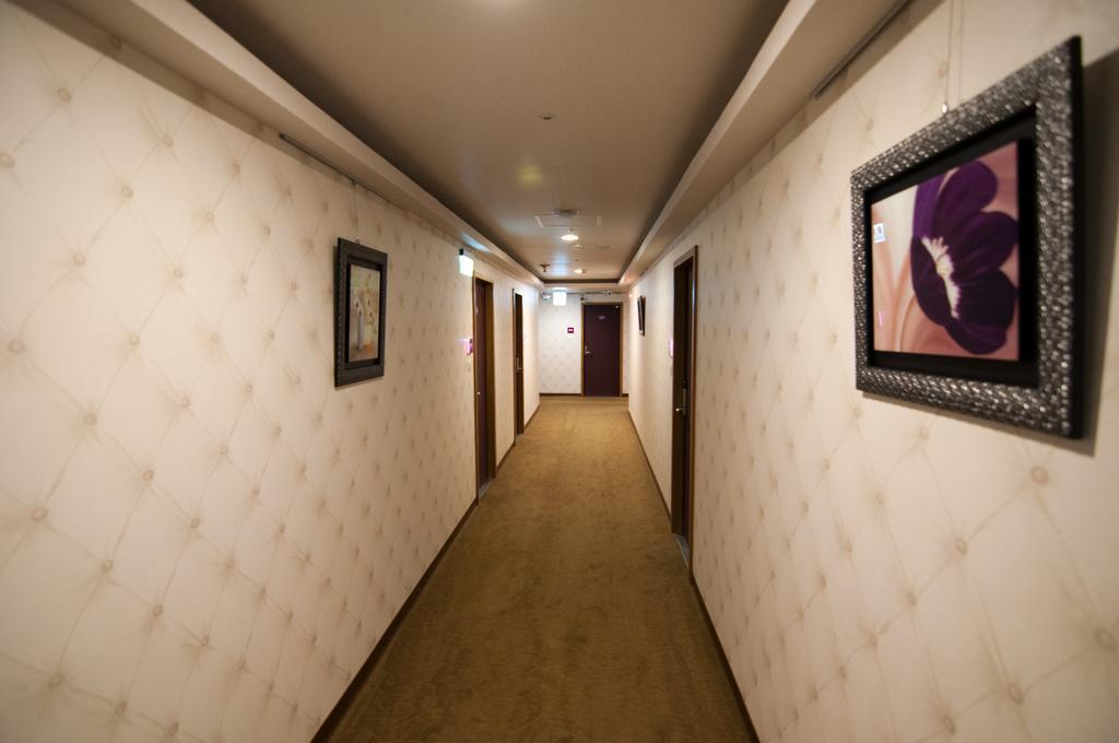 泊居旅店 Oursinn Hotel Taipei Exteriör bild