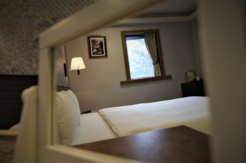 泊居旅店 Oursinn Hotel Taipei Exteriör bild