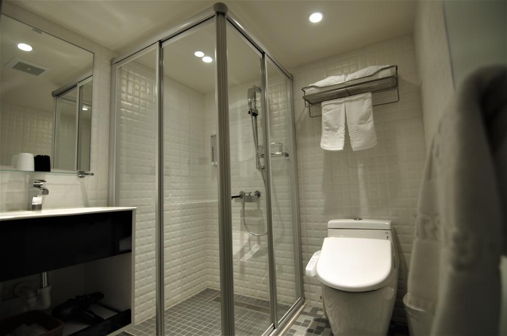 泊居旅店 Oursinn Hotel Taipei Exteriör bild