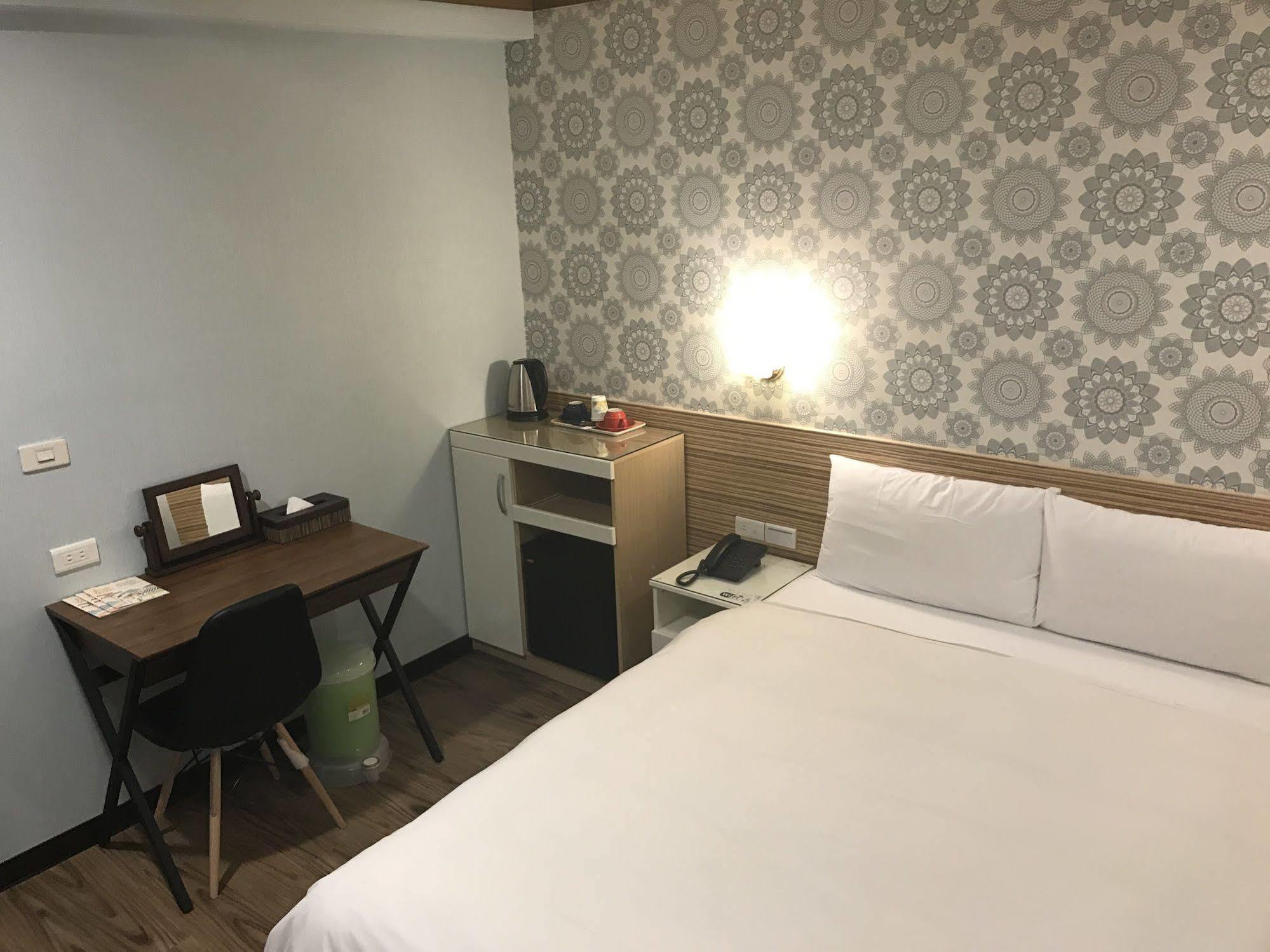 泊居旅店 Oursinn Hotel Taipei Exteriör bild