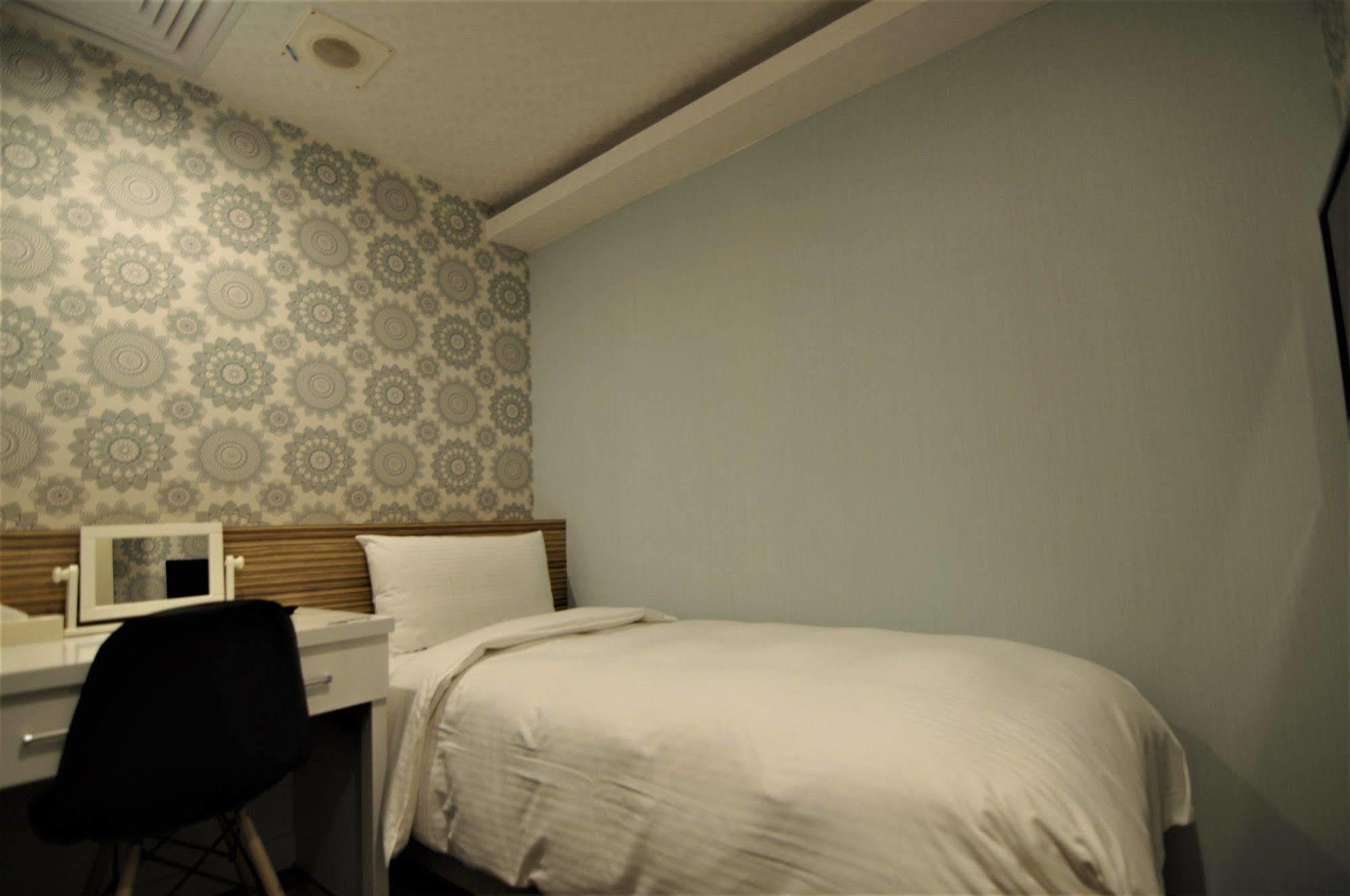 泊居旅店 Oursinn Hotel Taipei Exteriör bild