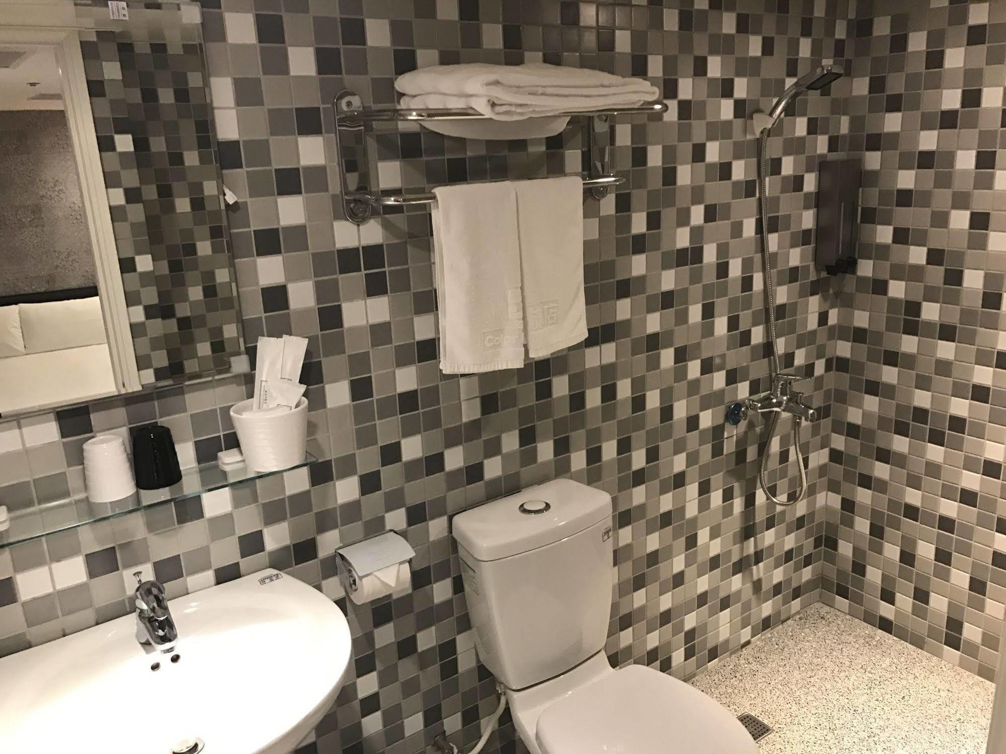 泊居旅店 Oursinn Hotel Taipei Exteriör bild