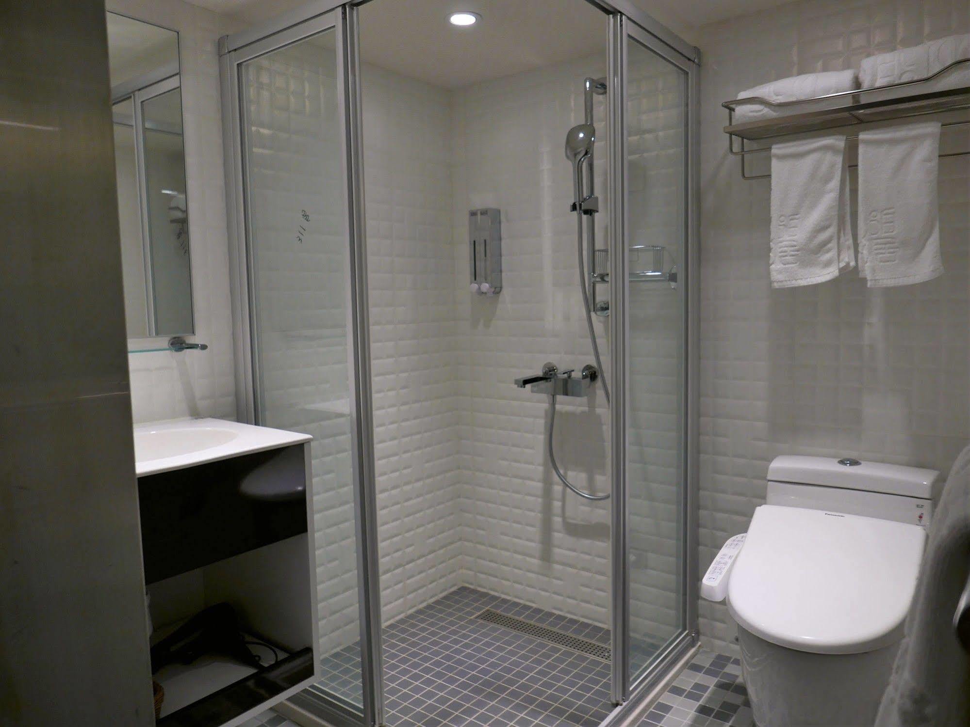 泊居旅店 Oursinn Hotel Taipei Exteriör bild